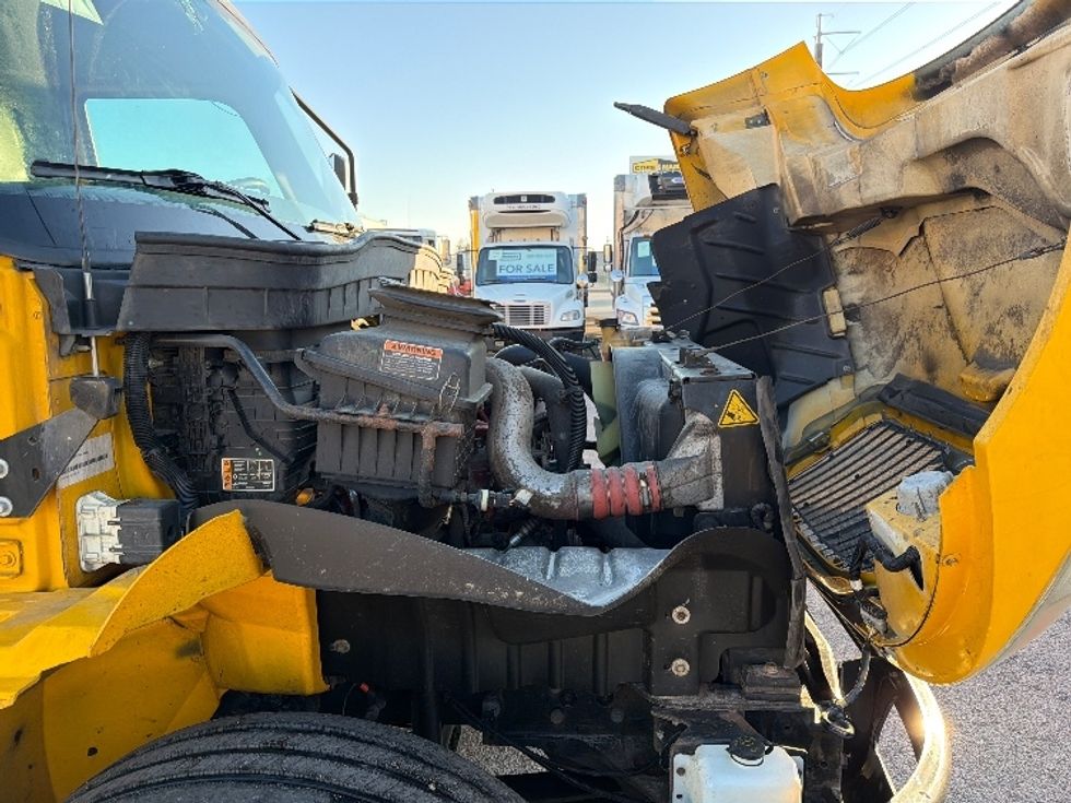 Medium Duty Box Truck-Light and Medium Duty Trucks-International-2021-MV607-Dallas-TX-199,747\n\t\tmiles-$ 42,250 - Image 23