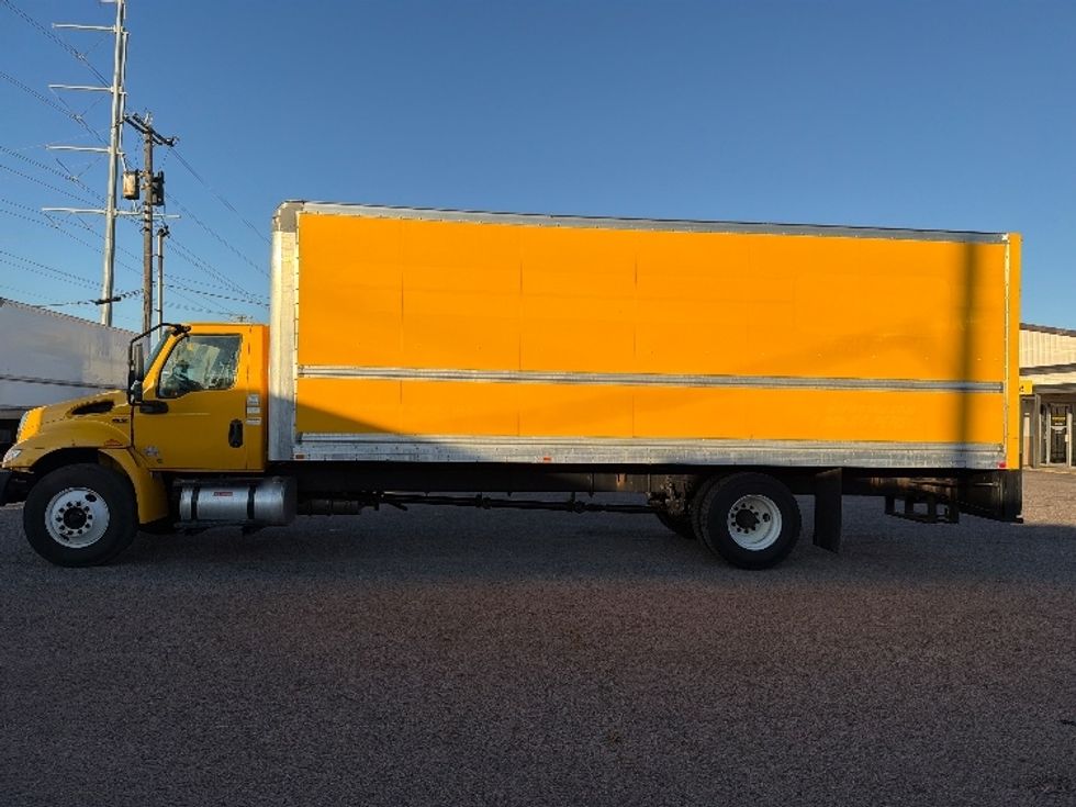 Medium Duty Box Truck-Light and Medium Duty Trucks-International-2021-MV607-Dallas-TX-199,747\n\t\tmiles-$ 42,250 - Image 4