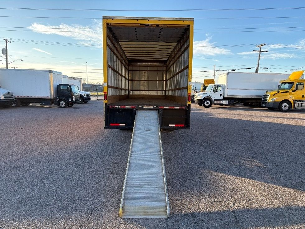 Medium Duty Box Truck-Light and Medium Duty Trucks-International-2021-MV607-Dallas-TX-199,747\n\t\tmiles-$ 42,250 - Image 9