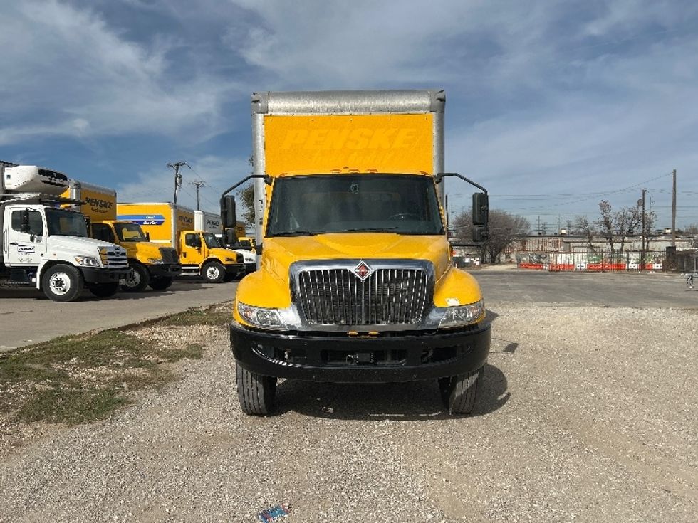 Medium Duty Box Truck-Light and Medium Duty Trucks-International-2021-MV607-Dallas-TX-204,023\n\t\tmiles-$ 41,750 - Image 2