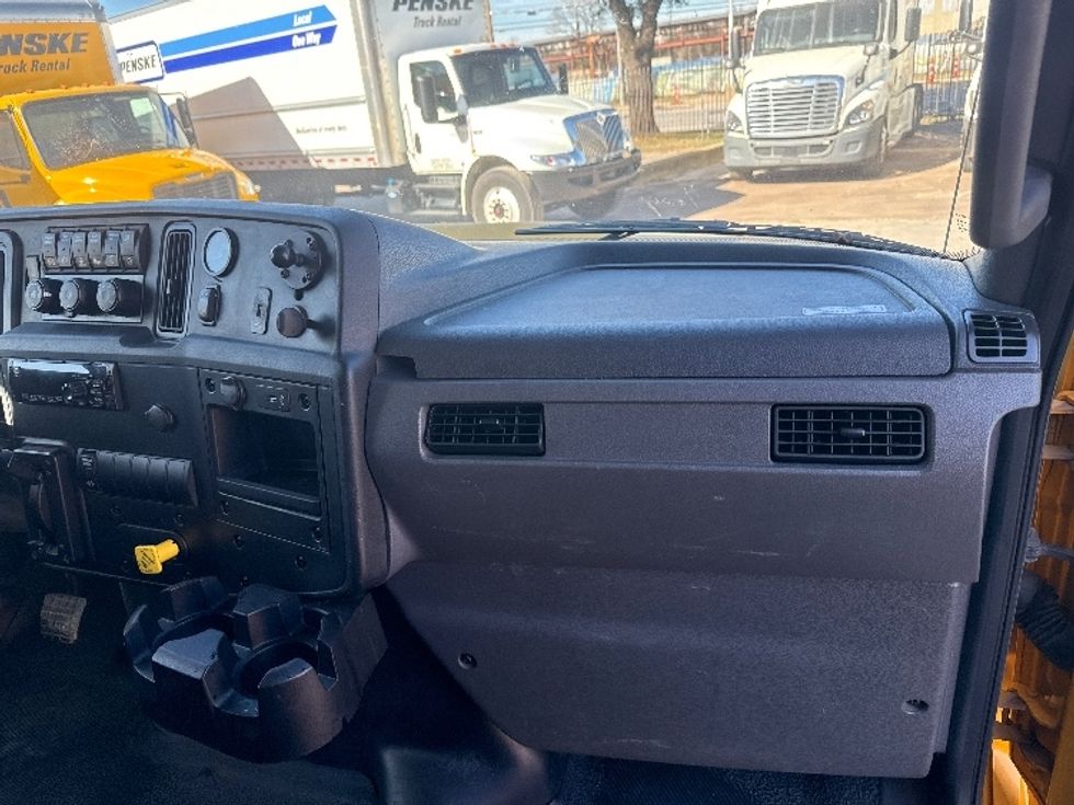 Medium Duty Box Truck-Light and Medium Duty Trucks-International-2021-MV607-Dallas-TX-204,023\n\t\tmiles-$ 41,750 - Image 21