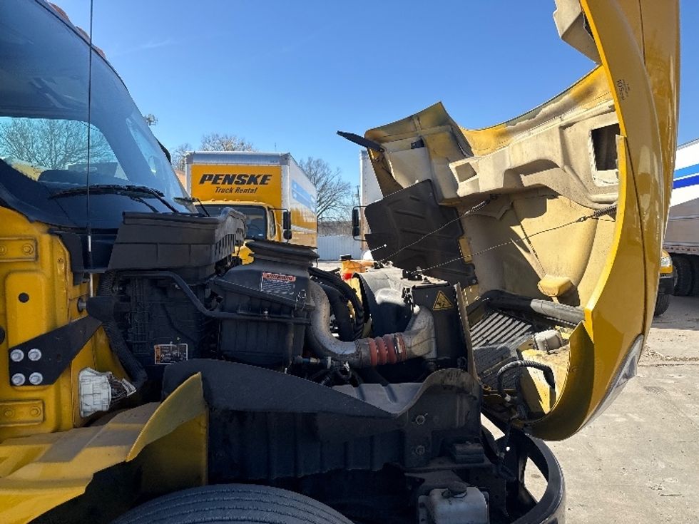 Medium Duty Box Truck-Light and Medium Duty Trucks-International-2021-MV607-Dallas-TX-204,023\n\t\tmiles-$ 41,750 - Image 23