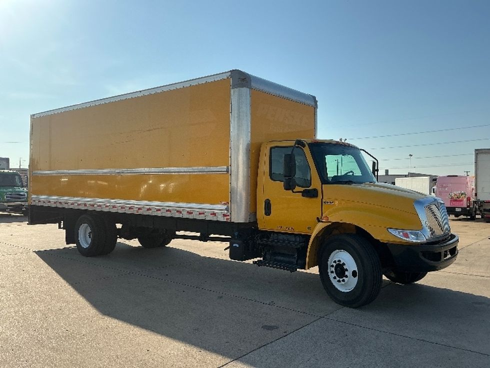 Medium Duty Box Truck-Light and Medium Duty Trucks-International-2021-MV607-Dallas-TX-220,885\n\t\tmiles-$ 39,250 - Image 1