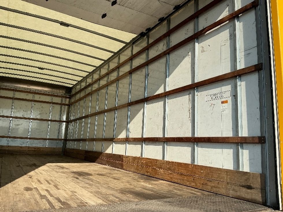 Medium Duty Box Truck-Light and Medium Duty Trucks-International-2021-MV607-Dallas-TX-220,885\n\t\tmiles-$ 39,250 - Image 12