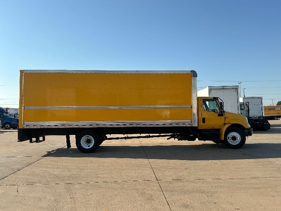 Medium Duty Box Truck-Light and Medium Duty Trucks-International-2021-MV607-Dallas-TX-220,885\n\t\tmiles-$ 39,250 - Image 15