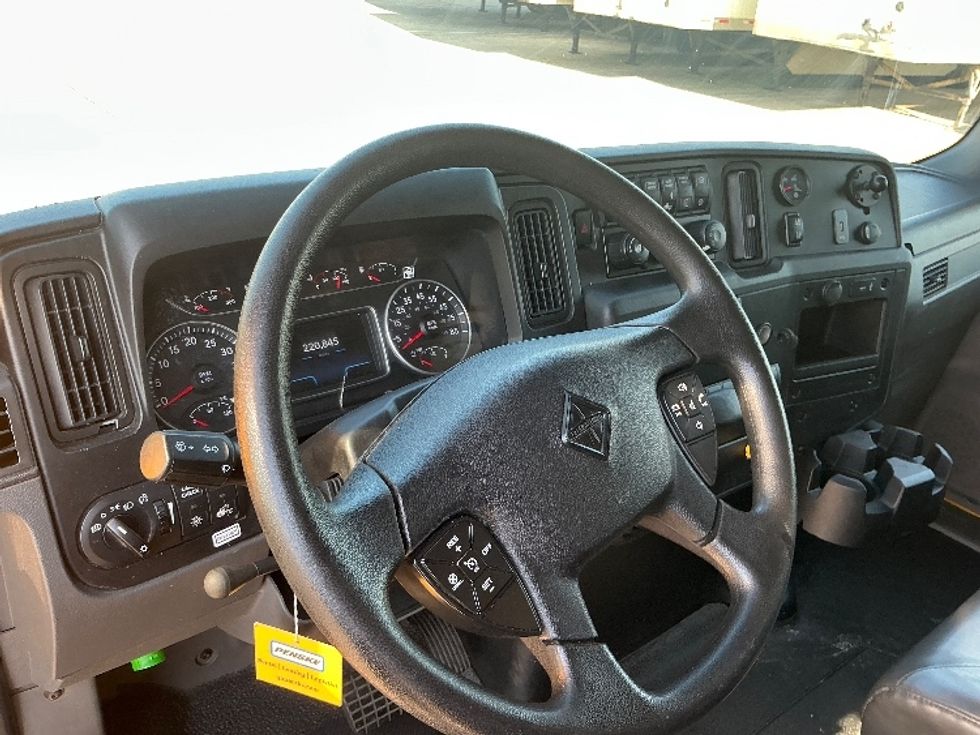 Medium Duty Box Truck-Light and Medium Duty Trucks-International-2021-MV607-Dallas-TX-220,885\n\t\tmiles-$ 39,250 - Image 17