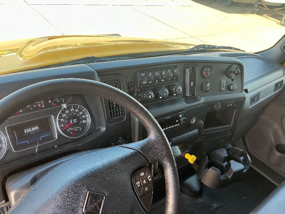 Medium Duty Box Truck-Light and Medium Duty Trucks-International-2021-MV607-Dallas-TX-220,885\n\t\tmiles-$ 39,250 - Image 18