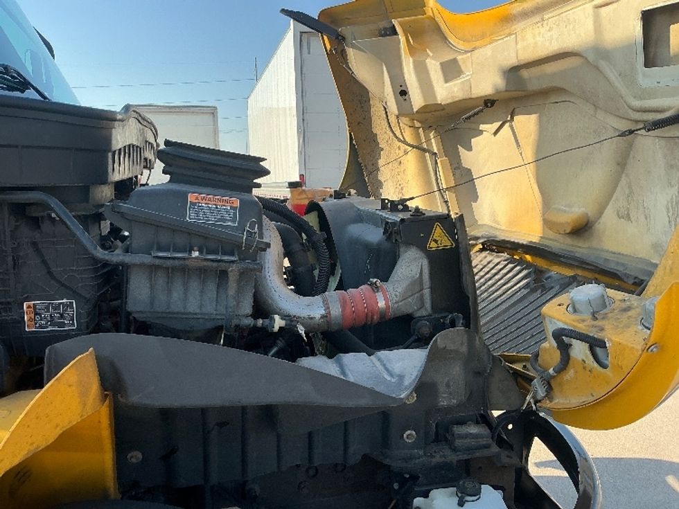 Medium Duty Box Truck-Light and Medium Duty Trucks-International-2021-MV607-Dallas-TX-220,885\n\t\tmiles-$ 39,250 - Image 23