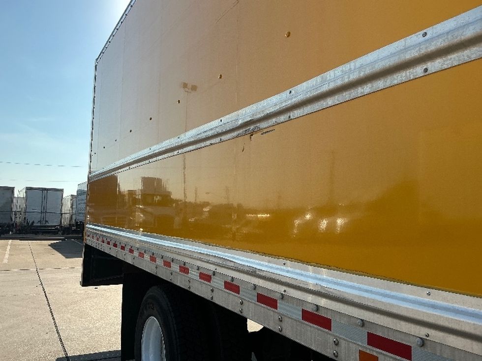 Medium Duty Box Truck-Light and Medium Duty Trucks-International-2021-MV607-Dallas-TX-220,885\n\t\tmiles-$ 39,250 - Image 25