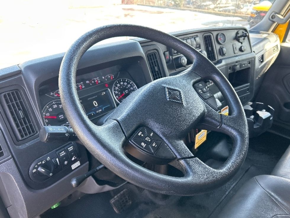 Medium Duty Box Truck-Light and Medium Duty Trucks-International-2021-MV607-Dallas-TX-221,723\n\t\tmiles-$ 35,500 - Image 17