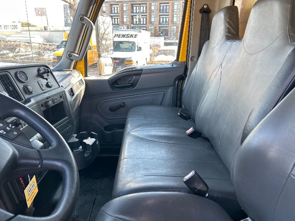 Medium Duty Box Truck-Light and Medium Duty Trucks-International-2021-MV607-Dallas-TX-221,723\n\t\tmiles-$ 35,500 - Image 19