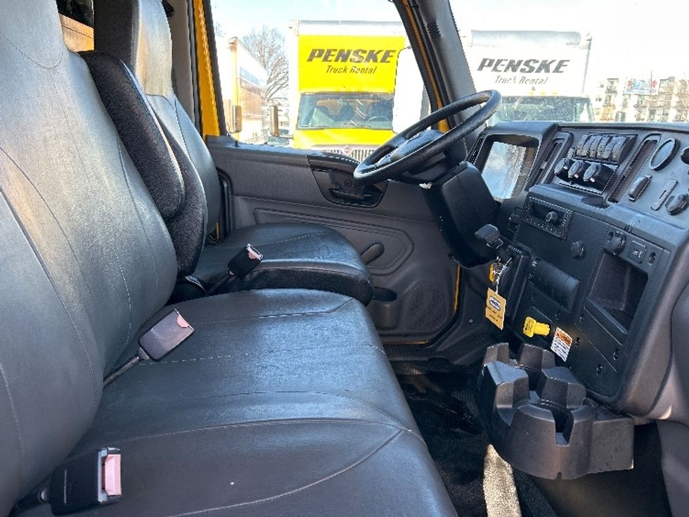 Medium Duty Box Truck-Light and Medium Duty Trucks-International-2021-MV607-Dallas-TX-221,723\n\t\tmiles-$ 35,500 - Image 22