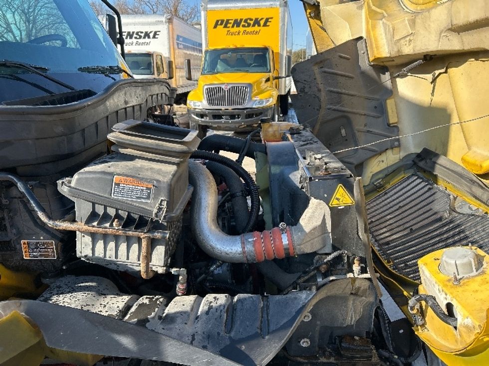 Medium Duty Box Truck-Light and Medium Duty Trucks-International-2021-MV607-Dallas-TX-221,723\n\t\tmiles-$ 35,500 - Image 23