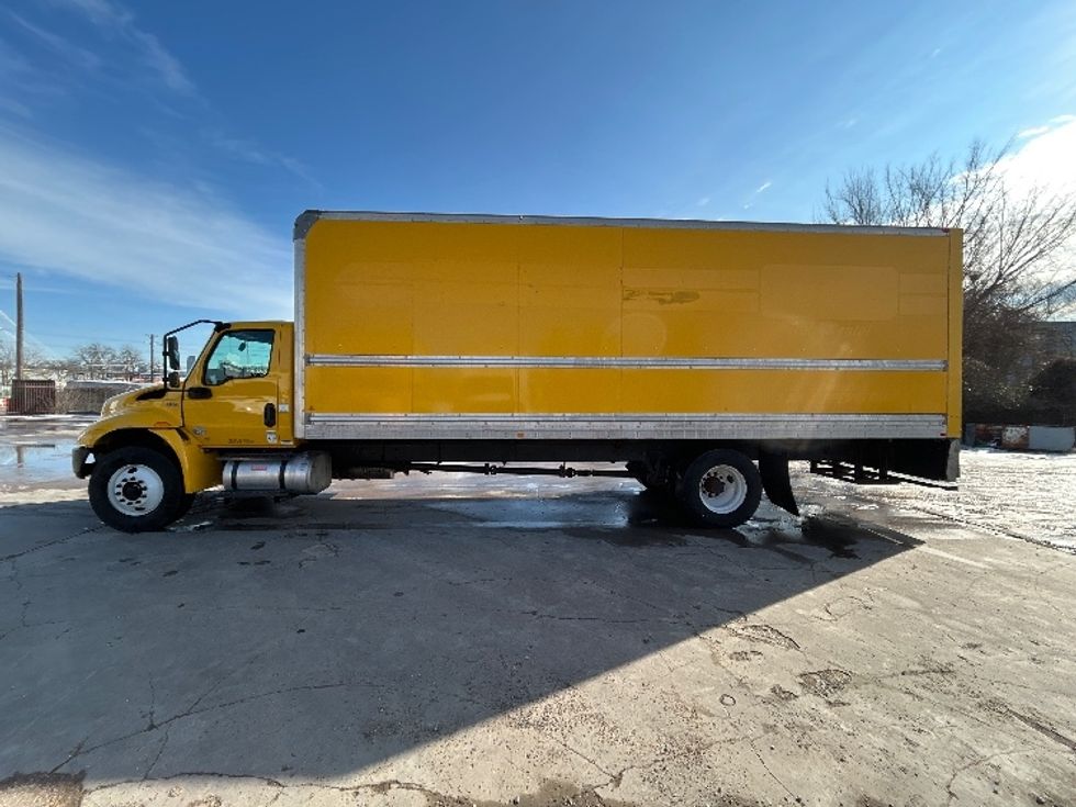 Medium Duty Box Truck-Light and Medium Duty Trucks-International-2021-MV607-Dallas-TX-221,723\n\t\tmiles-$ 35,500 - Image 4