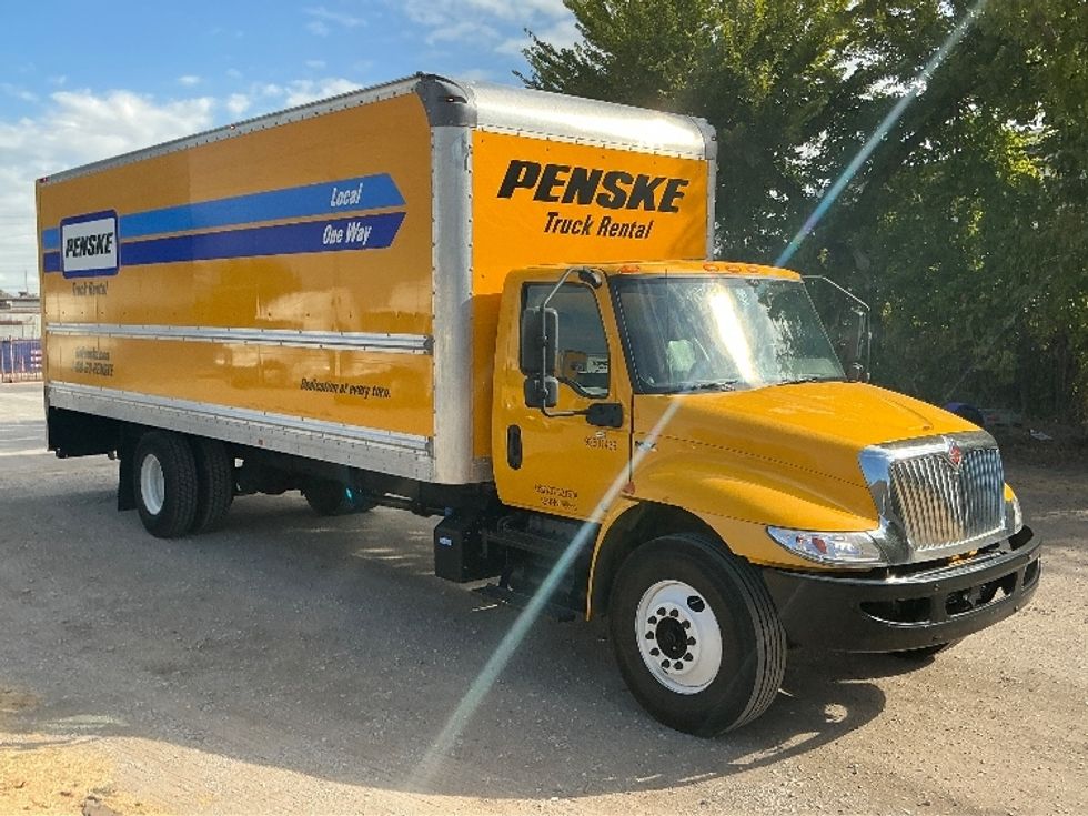 Medium Duty Box Truck-Light and Medium Duty Trucks-International-2021-MV607-Dallas-TX-222,371\n\t\tmiles-$ 39,000 - Image 1