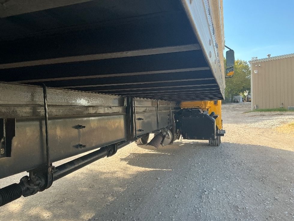 Medium Duty Box Truck-Light and Medium Duty Trucks-International-2021-MV607-Dallas-TX-222,371\n\t\tmiles-$ 39,000 - Image 14
