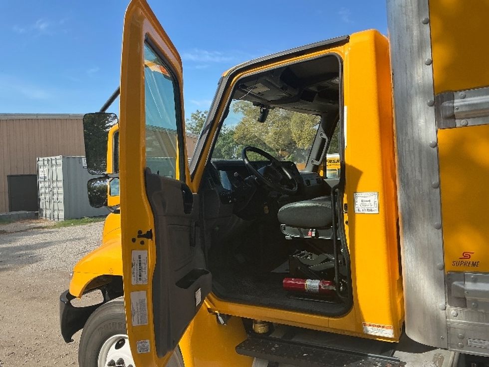 Medium Duty Box Truck-Light and Medium Duty Trucks-International-2021-MV607-Dallas-TX-222,371\n\t\tmiles-$ 39,000 - Image 16