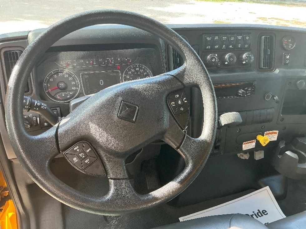 Medium Duty Box Truck-Light and Medium Duty Trucks-International-2021-MV607-Dallas-TX-222,371\n\t\tmiles-$ 39,000 - Image 18