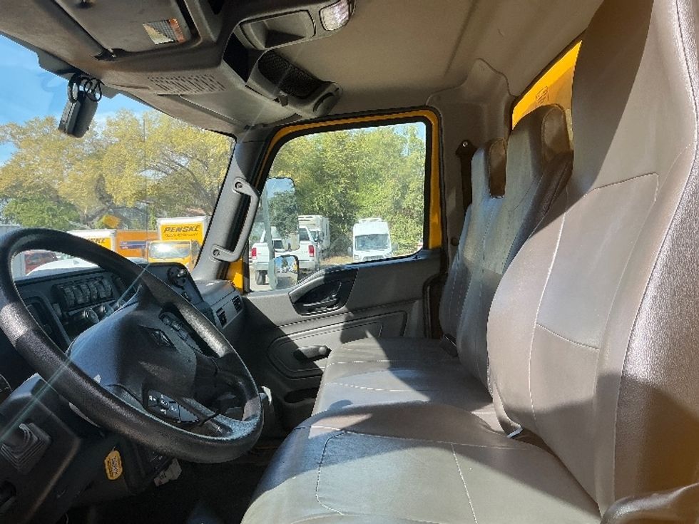 Medium Duty Box Truck-Light and Medium Duty Trucks-International-2021-MV607-Dallas-TX-222,371\n\t\tmiles-$ 39,000 - Image 19