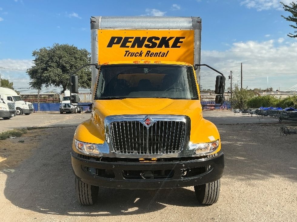 Medium Duty Box Truck-Light and Medium Duty Trucks-International-2021-MV607-Dallas-TX-222,371\n\t\tmiles-$ 39,000 - Image 2