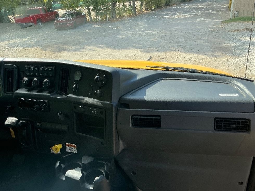 Medium Duty Box Truck-Light and Medium Duty Trucks-International-2021-MV607-Dallas-TX-222,371\n\t\tmiles-$ 39,000 - Image 21