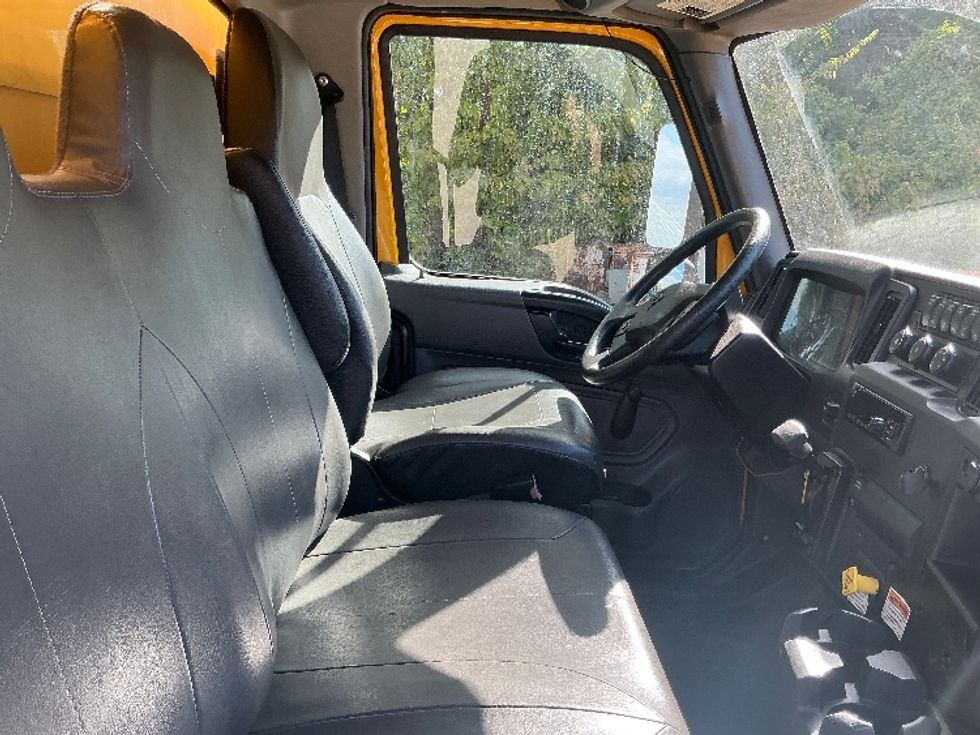 Medium Duty Box Truck-Light and Medium Duty Trucks-International-2021-MV607-Dallas-TX-222,371\n\t\tmiles-$ 39,000 - Image 22