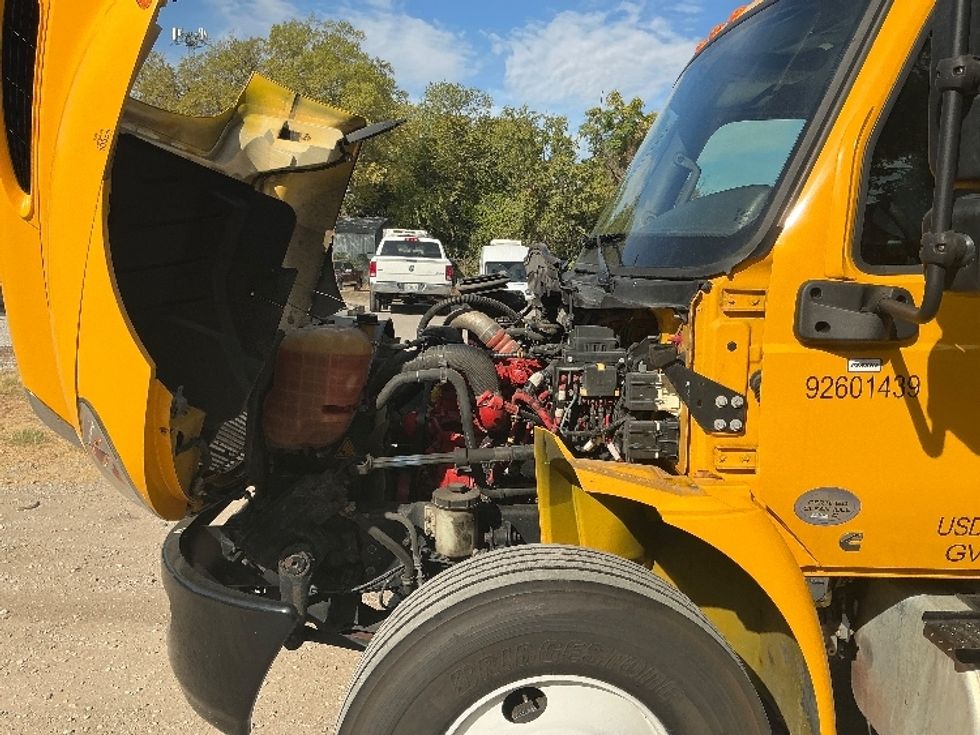 Medium Duty Box Truck-Light and Medium Duty Trucks-International-2021-MV607-Dallas-TX-222,371\n\t\tmiles-$ 39,000 - Image 24
