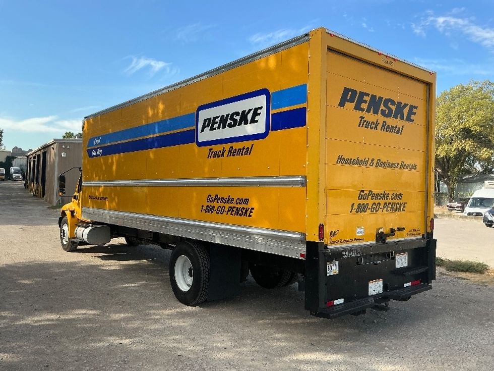 Medium Duty Box Truck-Light and Medium Duty Trucks-International-2021-MV607-Dallas-TX-222,371\n\t\tmiles-$ 39,000 - Image 6