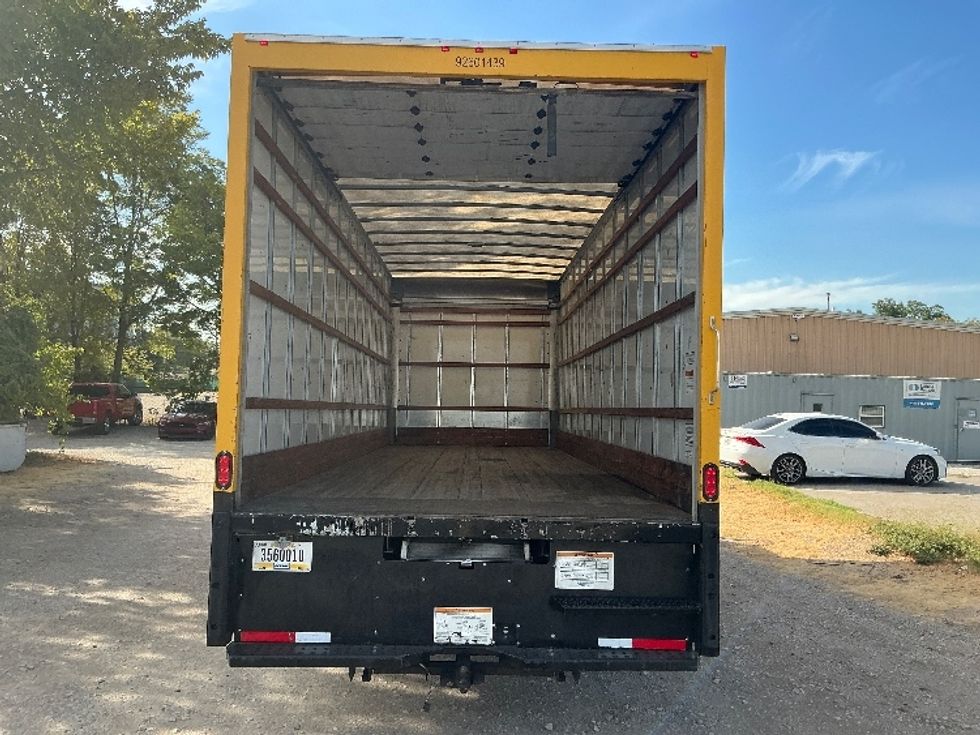 Medium Duty Box Truck-Light and Medium Duty Trucks-International-2021-MV607-Dallas-TX-222,371\n\t\tmiles-$ 39,000 - Image 8