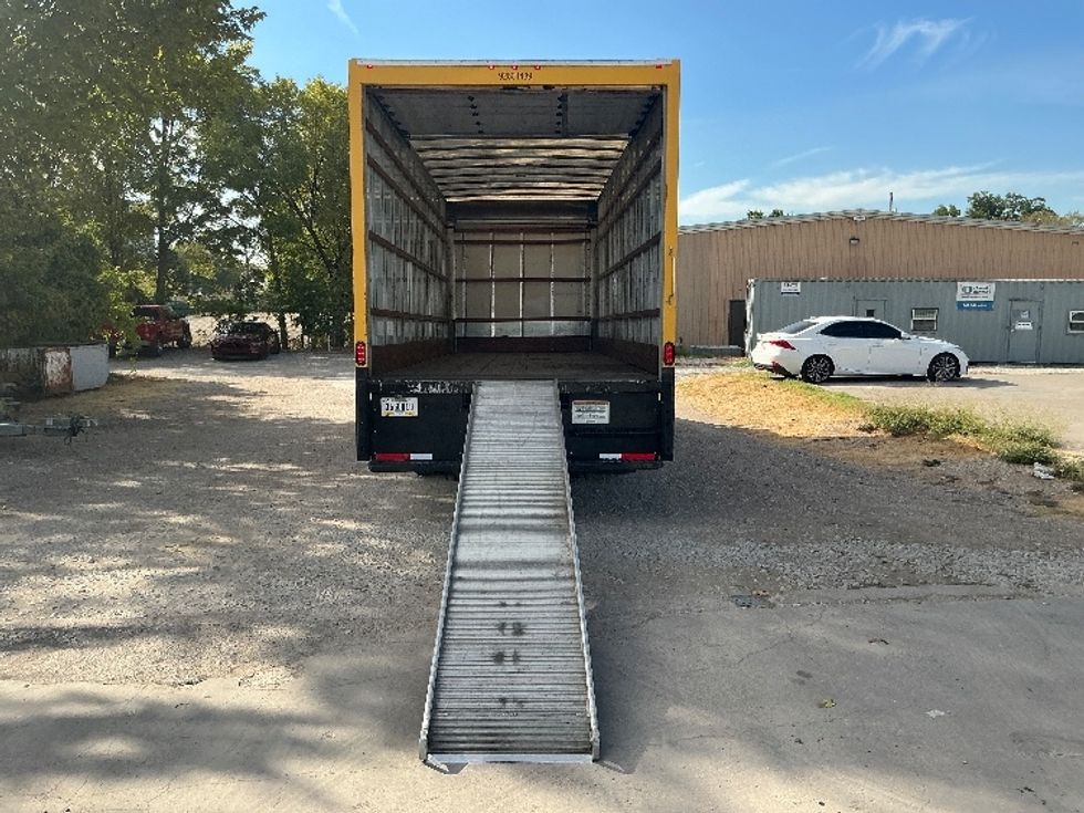 Medium Duty Box Truck-Light and Medium Duty Trucks-International-2021-MV607-Dallas-TX-222,371\n\t\tmiles-$ 39,000 - Image 9