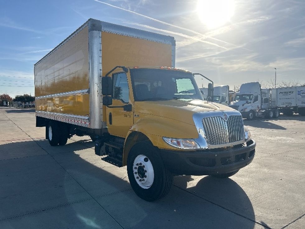 Medium Duty Box Truck-Light and Medium Duty Trucks-International-2021-MV607-Dallas-TX-225,185\n\t\tmiles-$ 37,250 - Image 1