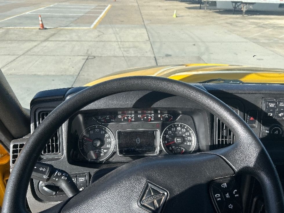 Medium Duty Box Truck-Light and Medium Duty Trucks-International-2021-MV607-Dallas-TX-225,185\n\t\tmiles-$ 37,250 - Image 18