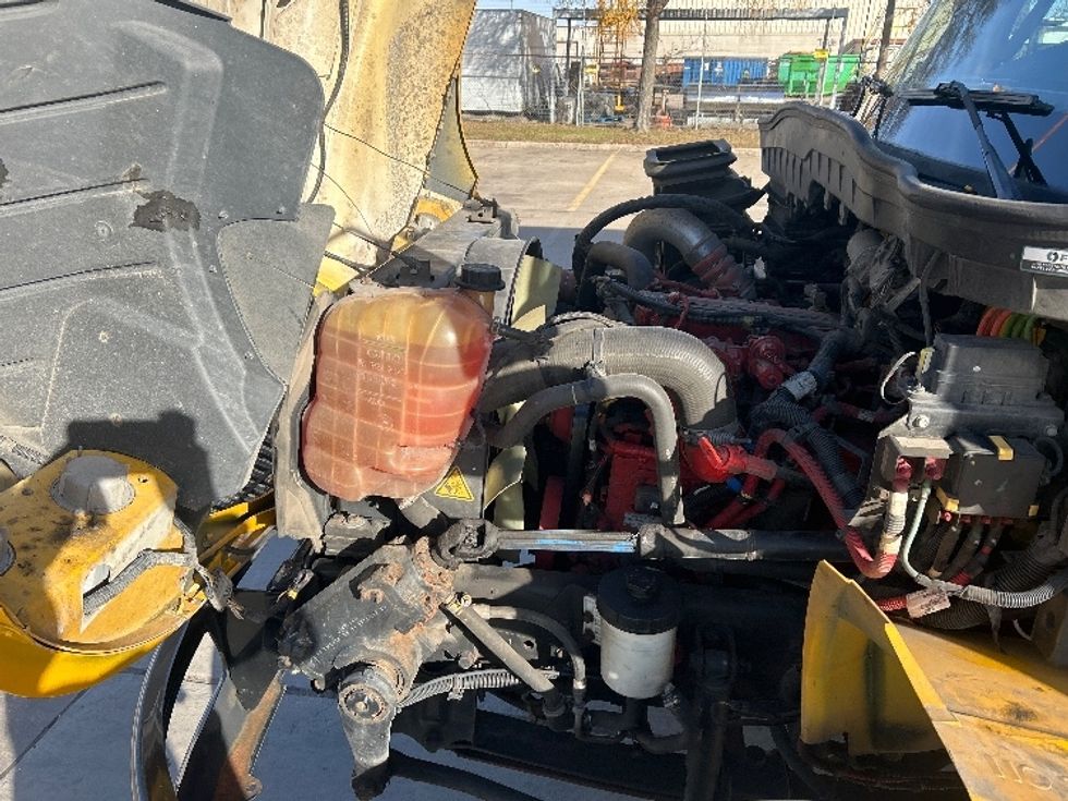 Medium Duty Box Truck-Light and Medium Duty Trucks-International-2021-MV607-Dallas-TX-225,185\n\t\tmiles-$ 37,250 - Image 24