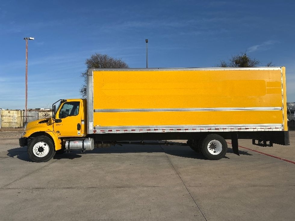 Medium Duty Box Truck-Light and Medium Duty Trucks-International-2021-MV607-Dallas-TX-225,185\n\t\tmiles-$ 37,250 - Image 4