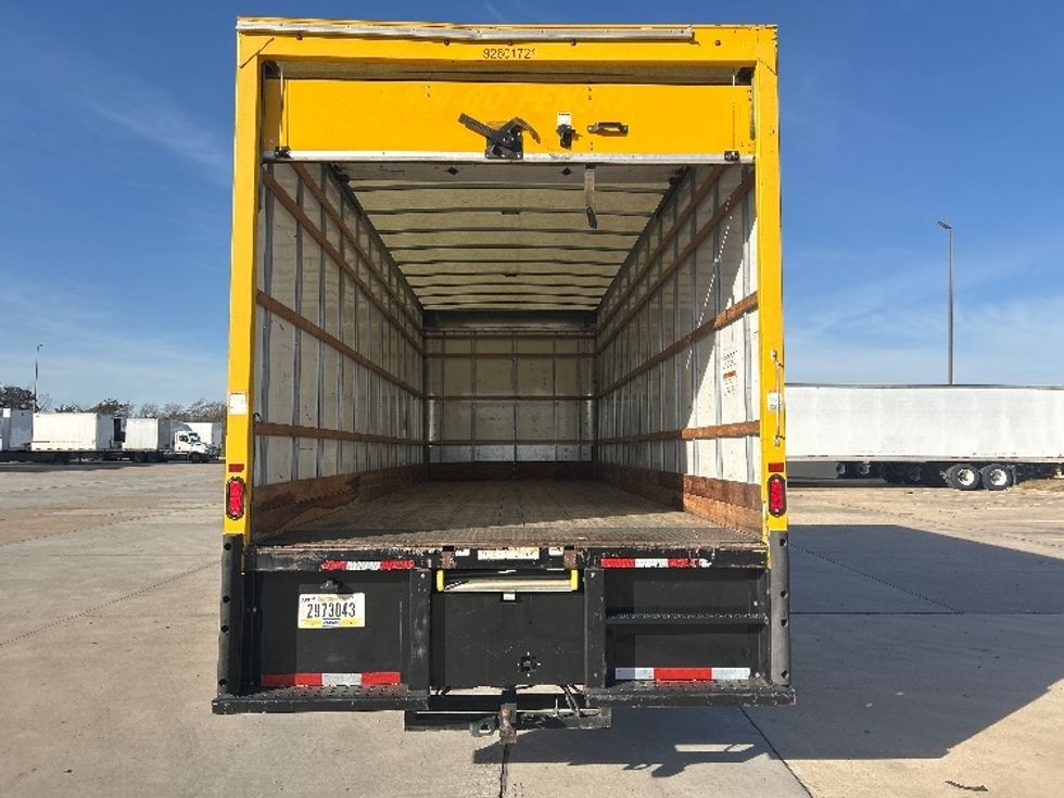 Medium Duty Box Truck-Light and Medium Duty Trucks-International-2021-MV607-Dallas-TX-225,185\n\t\tmiles-$ 37,250 - Image 9