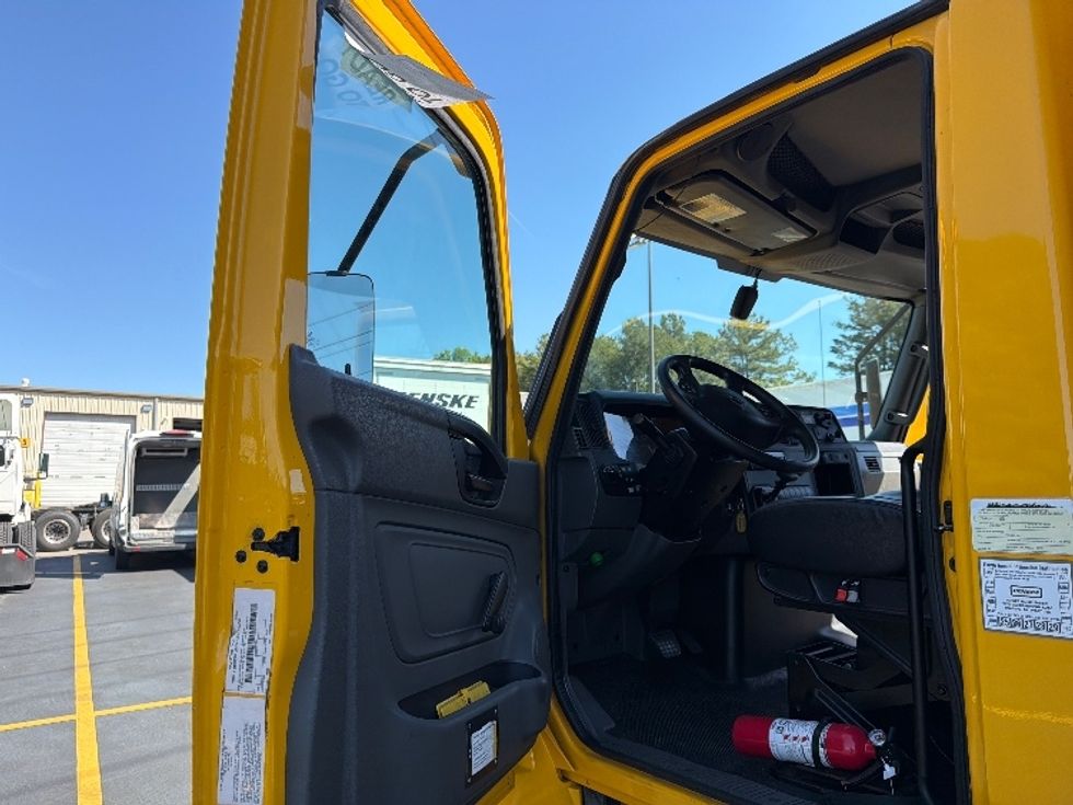 Medium Duty Box Truck-Light and Medium Duty Trucks-International-2021-MV607-Dallas-TX-231,987\n\t\tmiles-$ 40,750 - Image 16