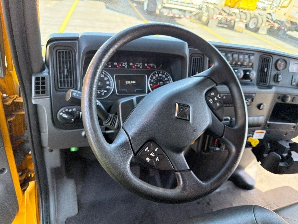 Medium Duty Box Truck-Light and Medium Duty Trucks-International-2021-MV607-Dallas-TX-231,987\n\t\tmiles-$ 40,750 - Image 17
