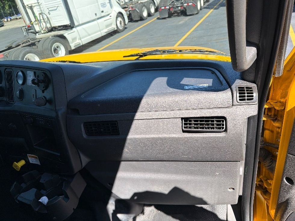 Medium Duty Box Truck-Light and Medium Duty Trucks-International-2021-MV607-Dallas-TX-231,987\n\t\tmiles-$ 40,750 - Image 20