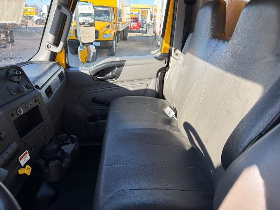 Medium Duty Box Truck-Light and Medium Duty Trucks-International-2021-MV607-Dallas-TX-254,371\n\t\tmiles-$ 32,500 - Image 19