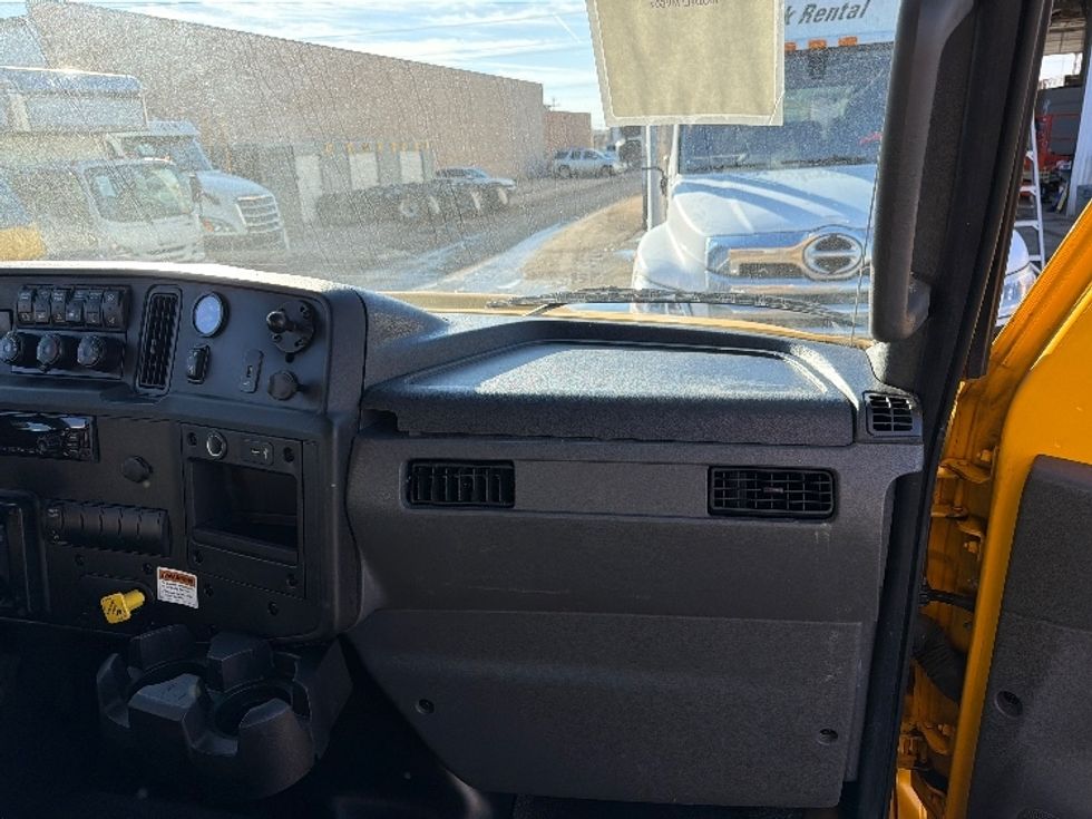 Medium Duty Box Truck-Light and Medium Duty Trucks-International-2021-MV607-Dallas-TX-254,371\n\t\tmiles-$ 32,500 - Image 21