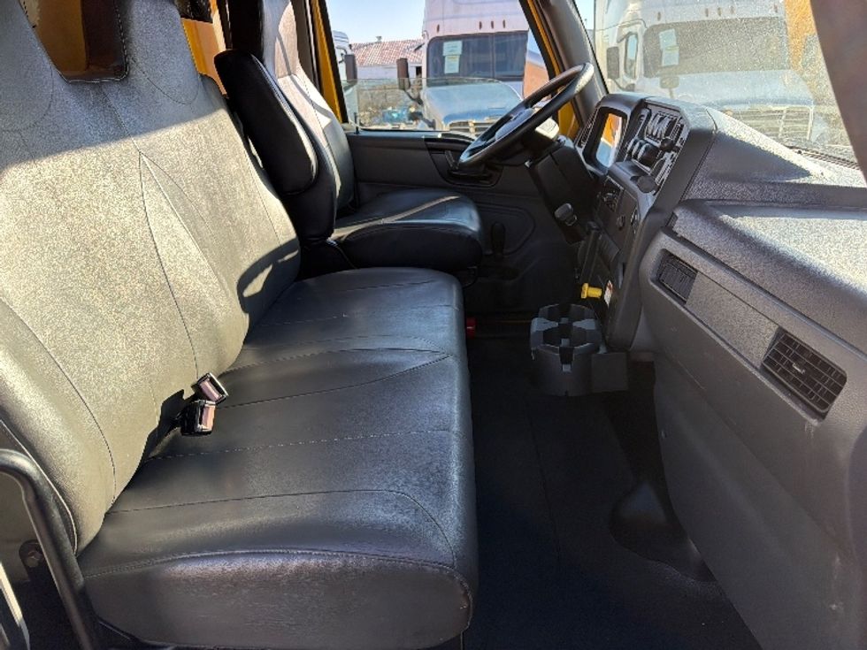 Medium Duty Box Truck-Light and Medium Duty Trucks-International-2021-MV607-Dallas-TX-254,371\n\t\tmiles-$ 32,500 - Image 22