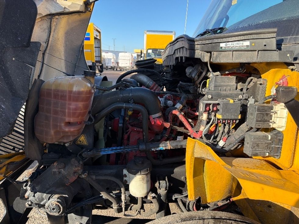 Medium Duty Box Truck-Light and Medium Duty Trucks-International-2021-MV607-Dallas-TX-254,371\n\t\tmiles-$ 32,500 - Image 24