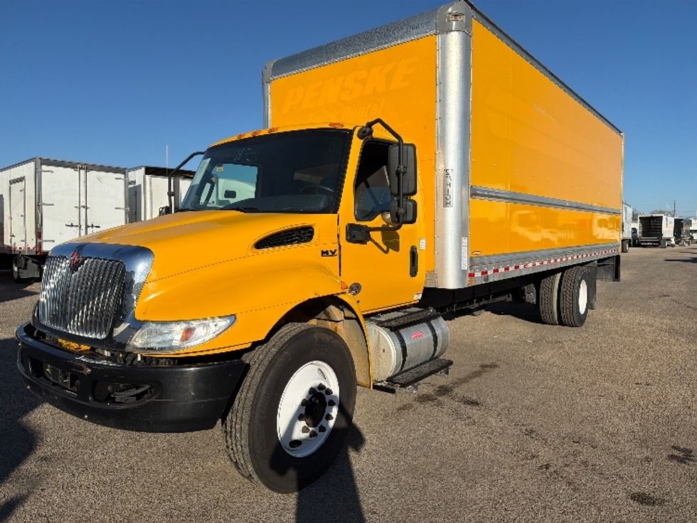 Medium Duty Box Truck-Light and Medium Duty Trucks-International-2021-MV607-Dallas-TX-254,371\n\t\tmiles-$ 32,500 - Image 3