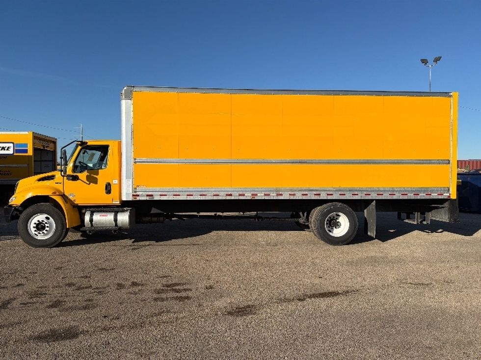 Medium Duty Box Truck-Light and Medium Duty Trucks-International-2021-MV607-Dallas-TX-254,371\n\t\tmiles-$ 32,500 - Image 4