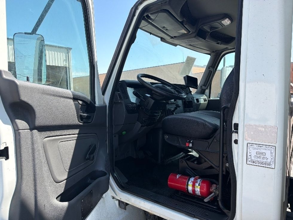 Medium Duty Box Truck-Light and Medium Duty Trucks-International-2021-MV607-Dallas-TX-299,718\n\t\tmiles-$ 40,000 - Image 16