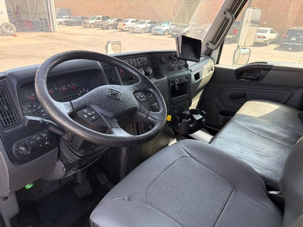 Medium Duty Box Truck-Light and Medium Duty Trucks-International-2021-MV607-Dallas-TX-299,718\n\t\tmiles-$ 40,000 - Image 17