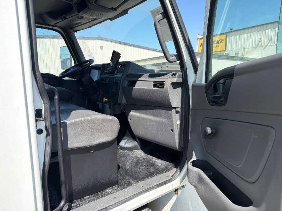 Medium Duty Box Truck-Light and Medium Duty Trucks-International-2021-MV607-Dallas-TX-299,718\n\t\tmiles-$ 40,000 - Image 20