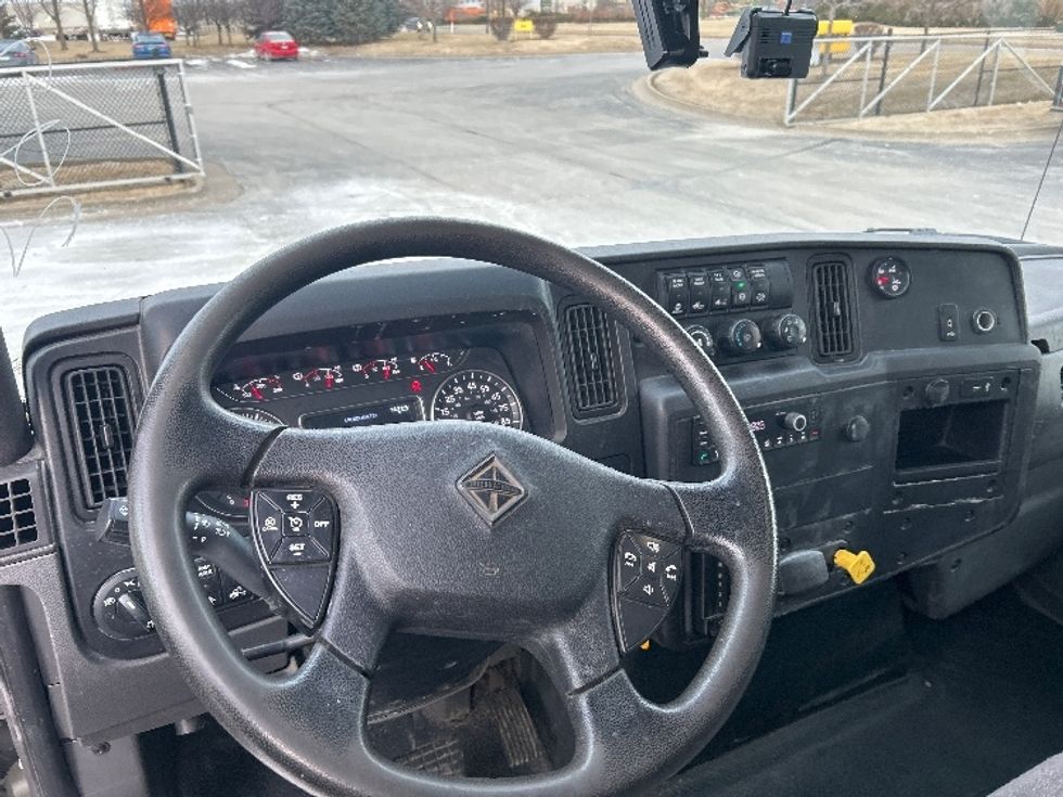 Medium Duty Box Truck-Light and Medium Duty Trucks-International-2021-MV607-Davenport-IA-147,021\n\t\tmiles-$ 59,000 - Image 17