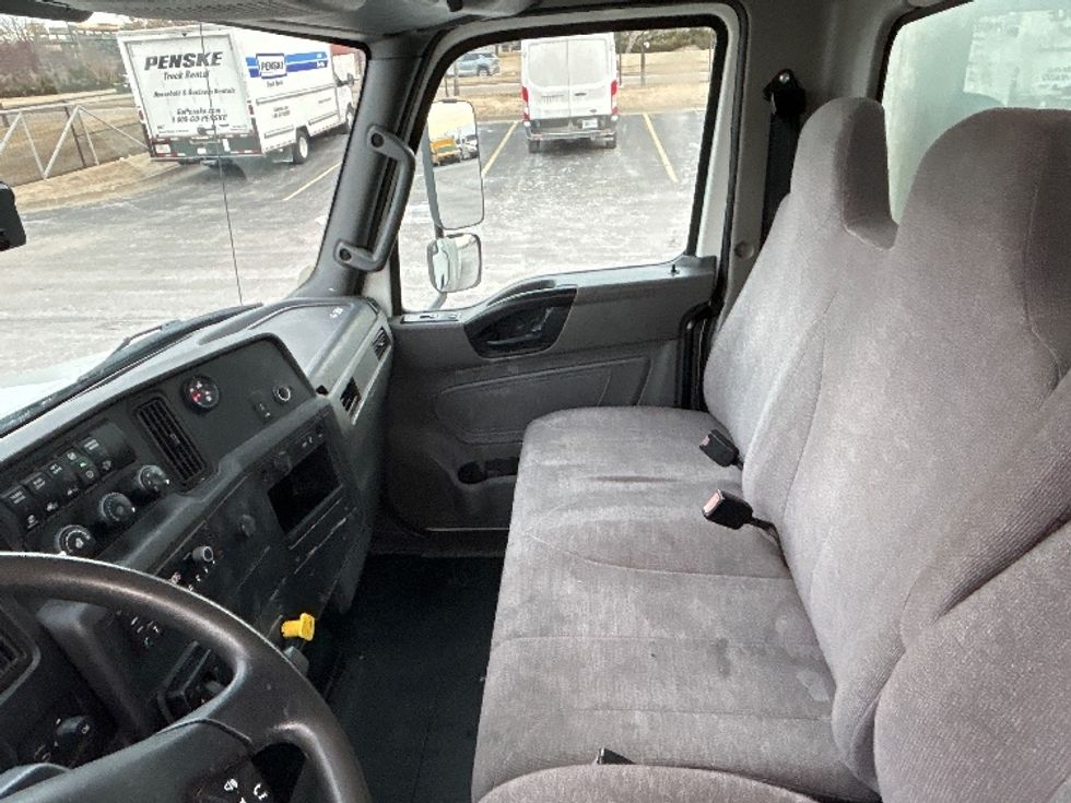 Medium Duty Box Truck-Light and Medium Duty Trucks-International-2021-MV607-Davenport-IA-147,021\n\t\tmiles-$ 59,000 - Image 19