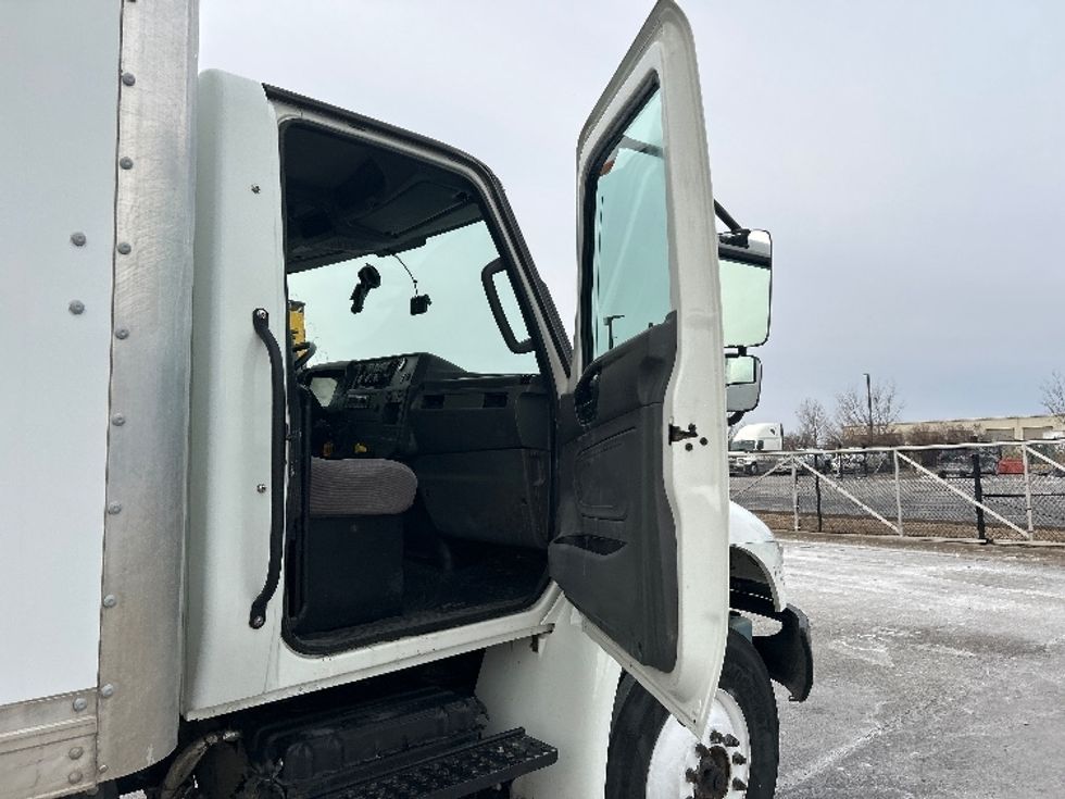 Medium Duty Box Truck-Light and Medium Duty Trucks-International-2021-MV607-Davenport-IA-147,021\n\t\tmiles-$ 59,000 - Image 20